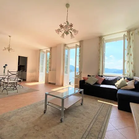 Flat Via De Benzi In - Lake Como Apartamento